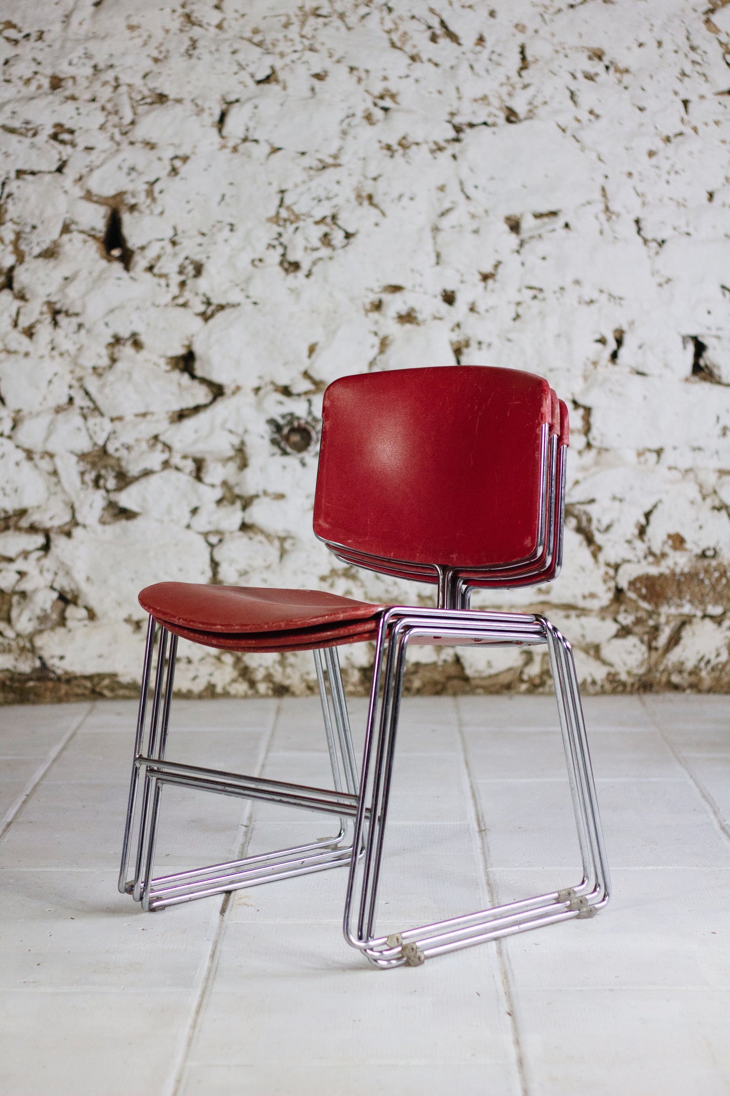 4 chaises rouges Max Stacker pour Steelcase, 1970