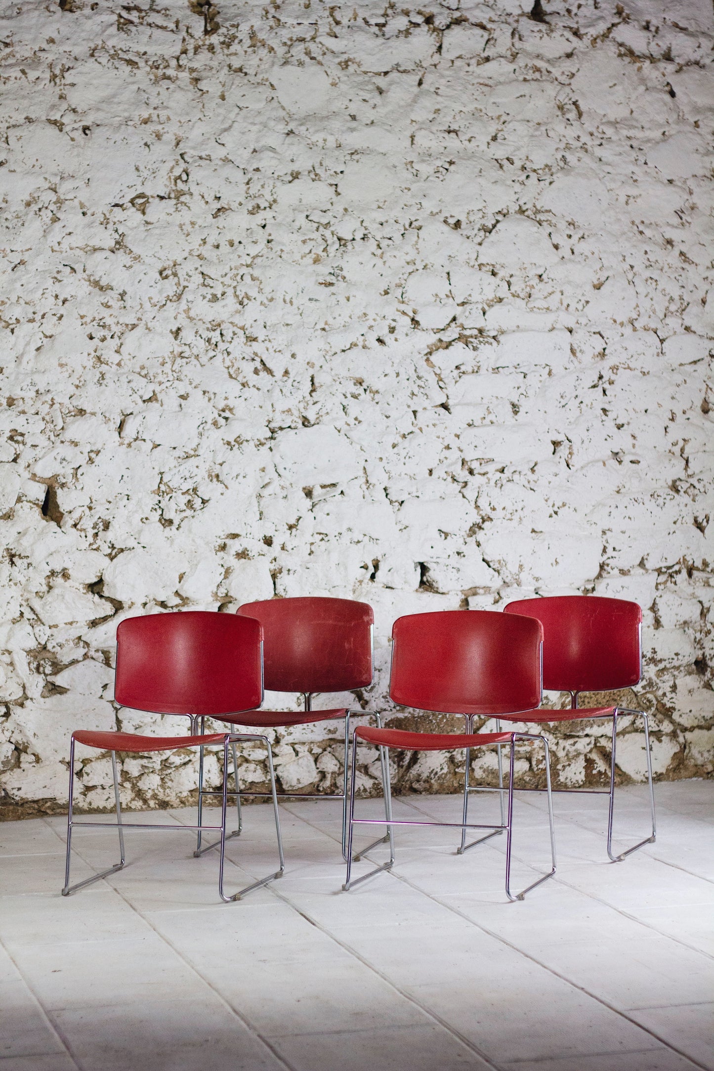 4 chaises rouges Max Stacker pour Steelcase, 1970