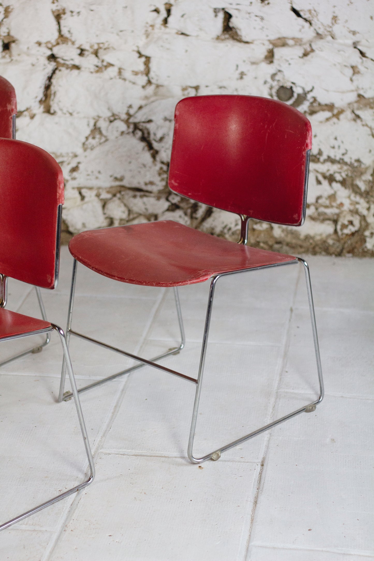 4 chaises rouges Max Stacker pour Steelcase, 1970