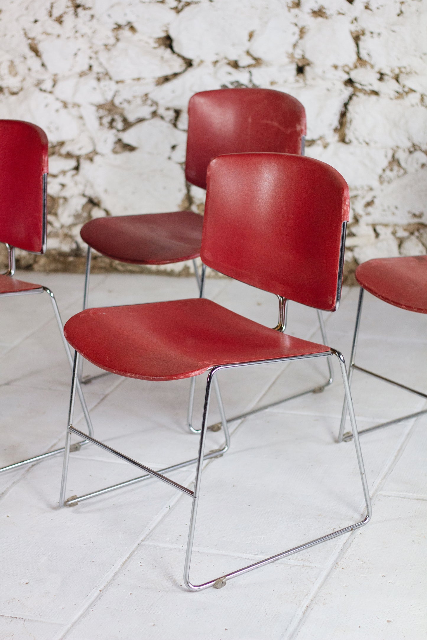 4 chaises rouges Max Stacker pour Steelcase, 1970