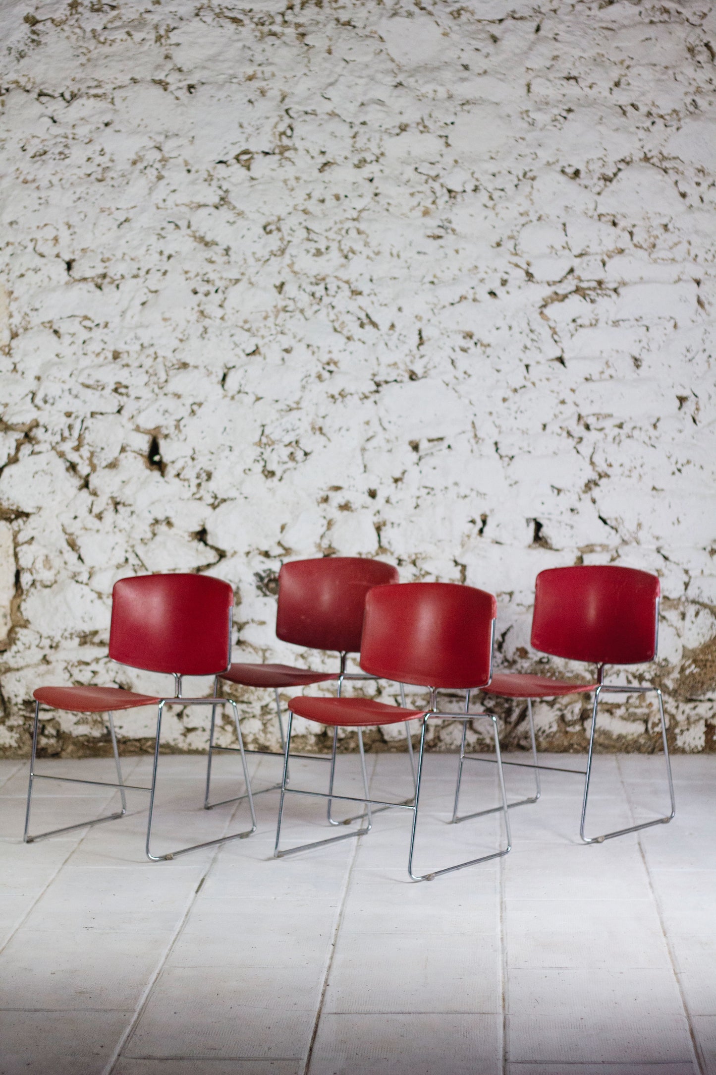 4 chaises rouges Max Stacker pour Steelcase, 1970