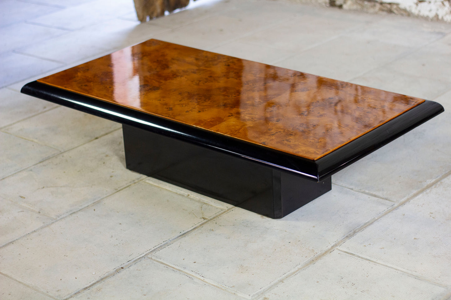 Table basse en loupe d'orme, 1970