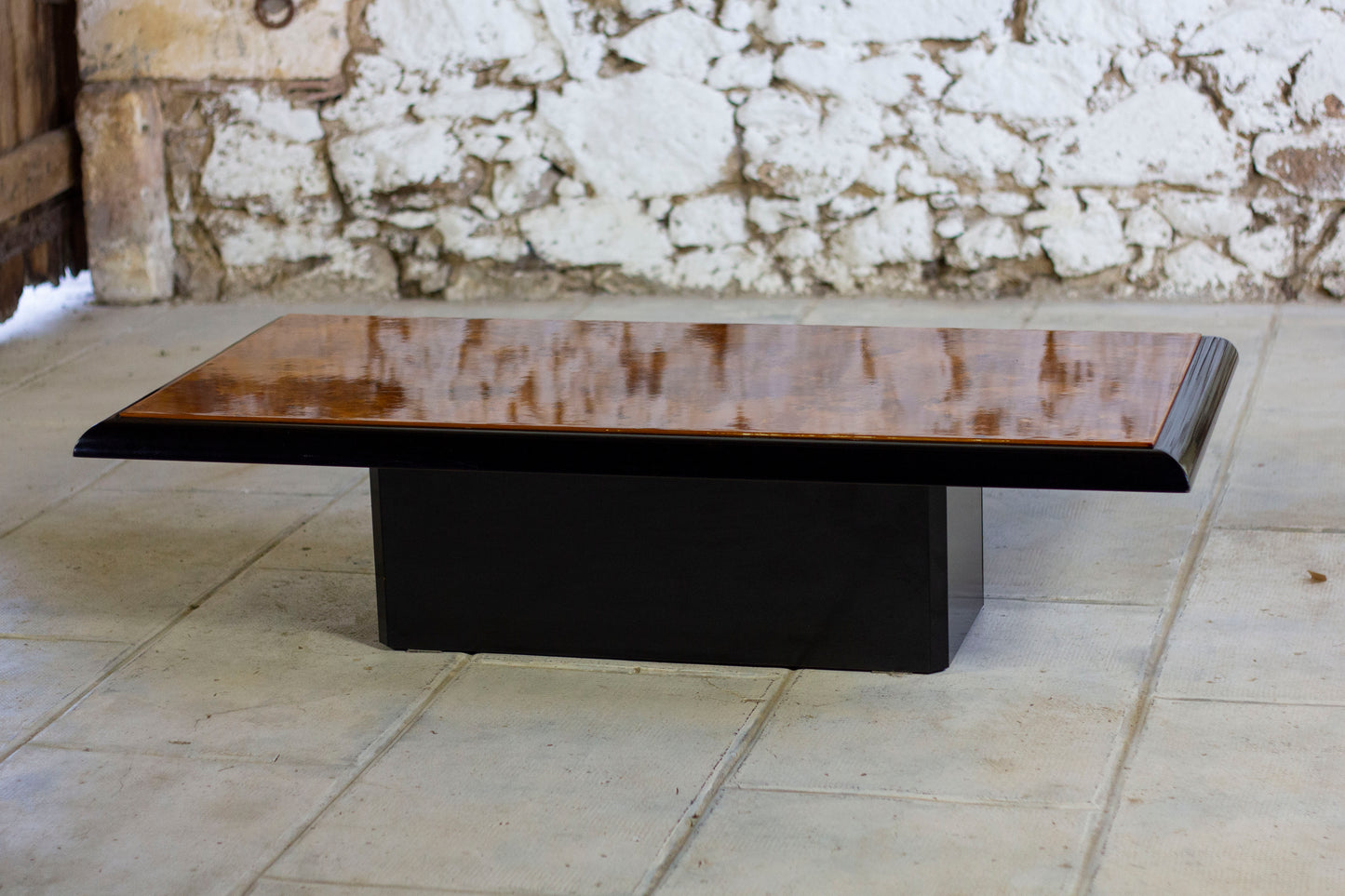 Table basse en loupe d'orme, 1970