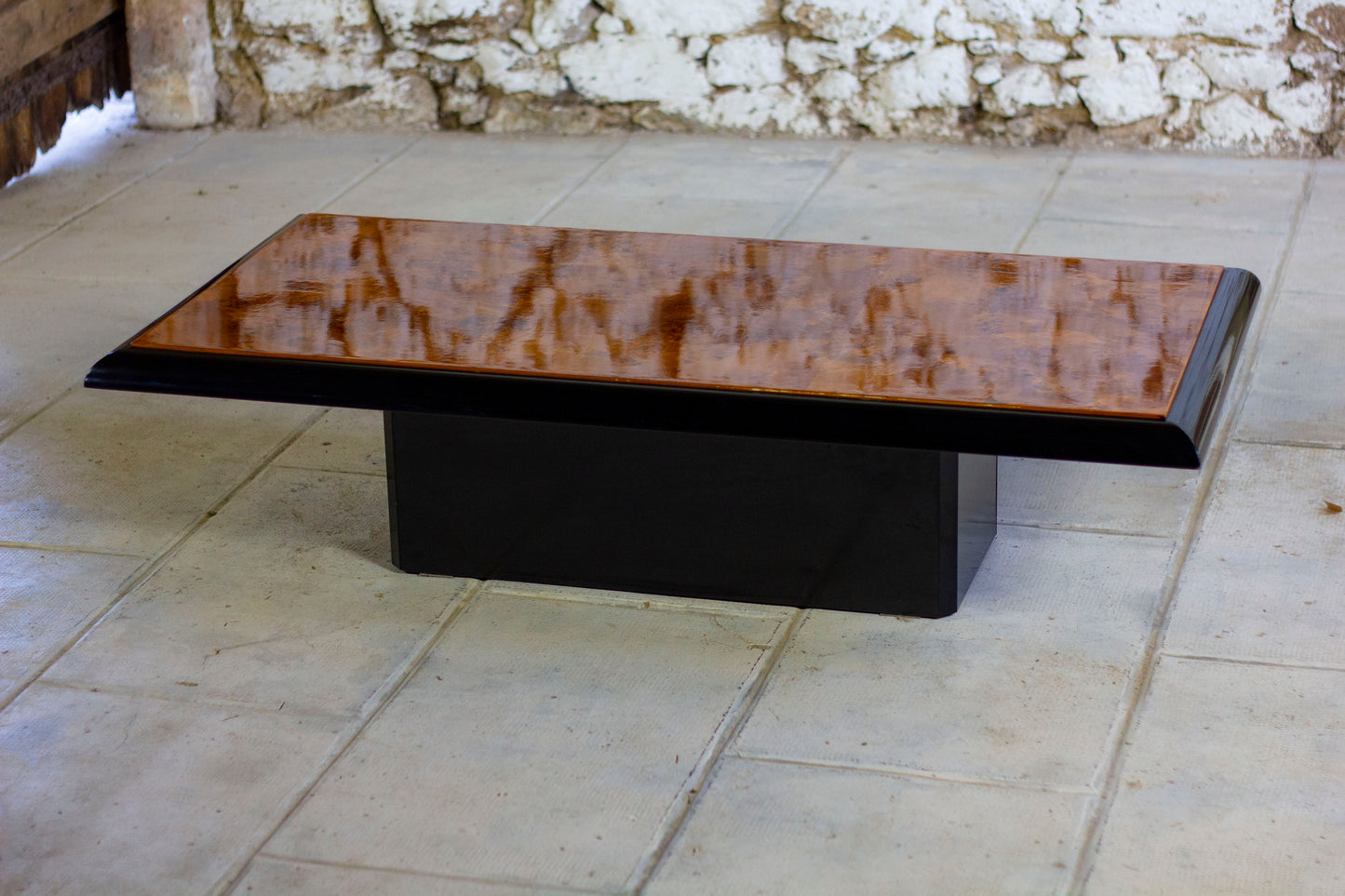 Table basse en loupe d'orme, 1970