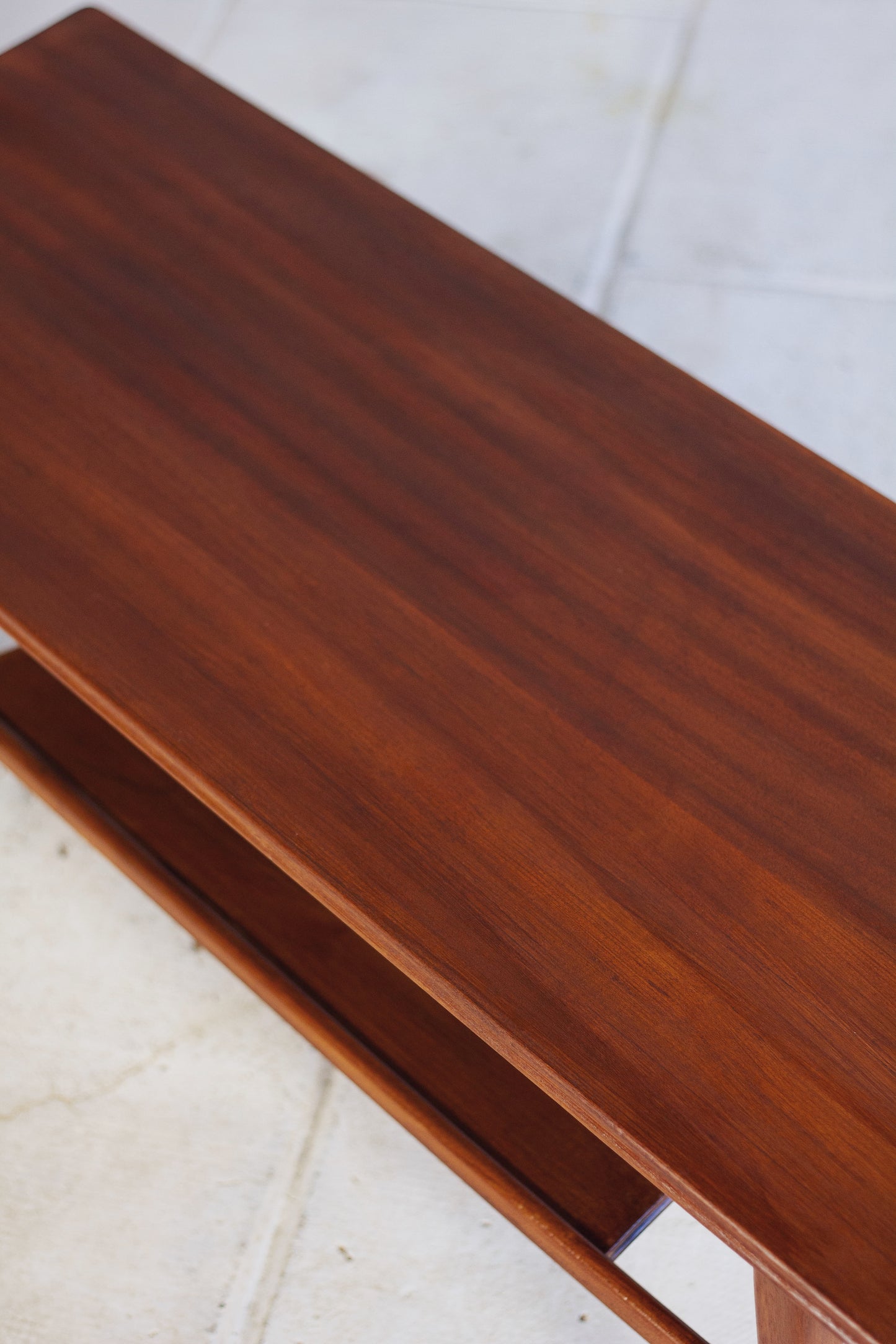 Table basse Mid-Century en teck massif par Richard Hornby pour Fyne Ladye, 1960