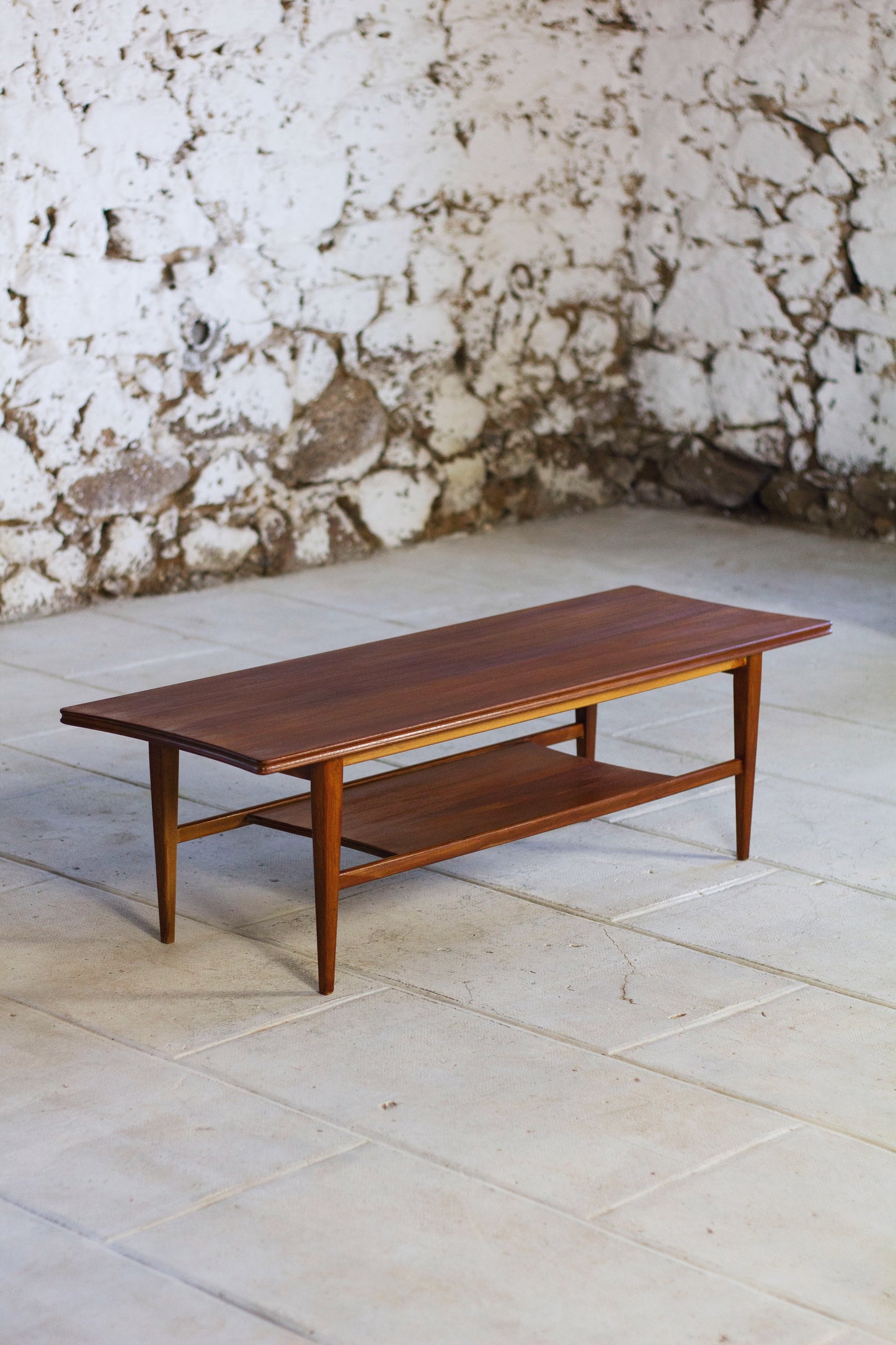 Table basse Mid-Century en teck massif par Richard Hornby pour Fyne Ladye, 1960