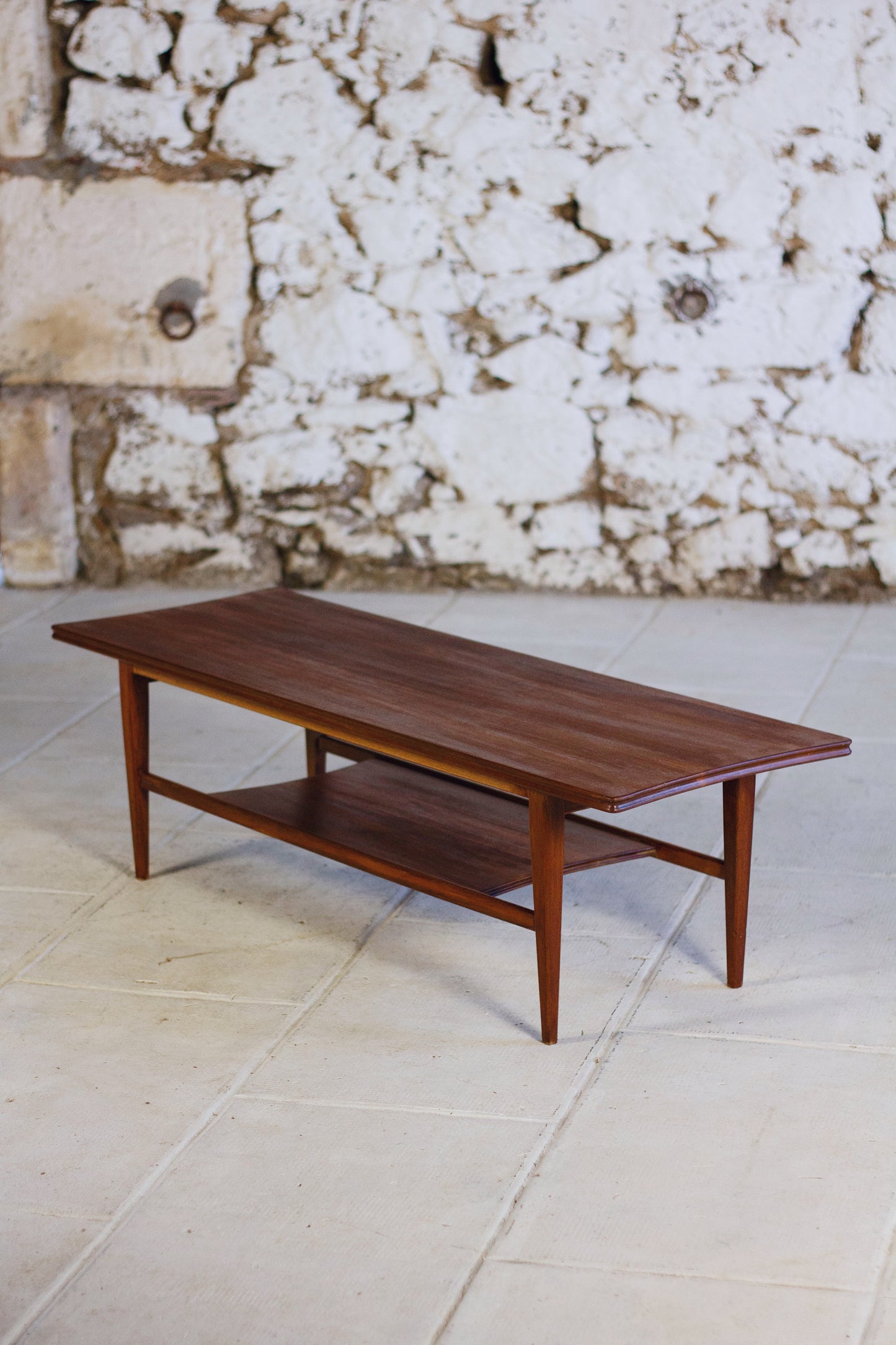 Table basse Mid-Century en teck massif par Richard Hornby pour Fyne Ladye, 1960