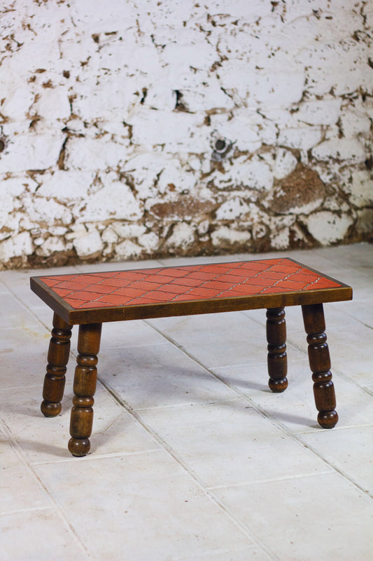Table basse brutaliste céramique orange et bois massif