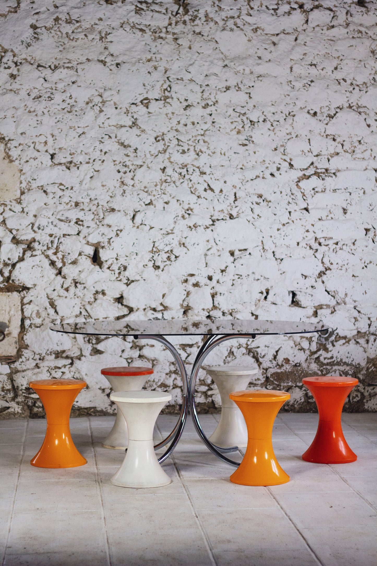 Table à manger ovale en chrome et verre fumé, 1970