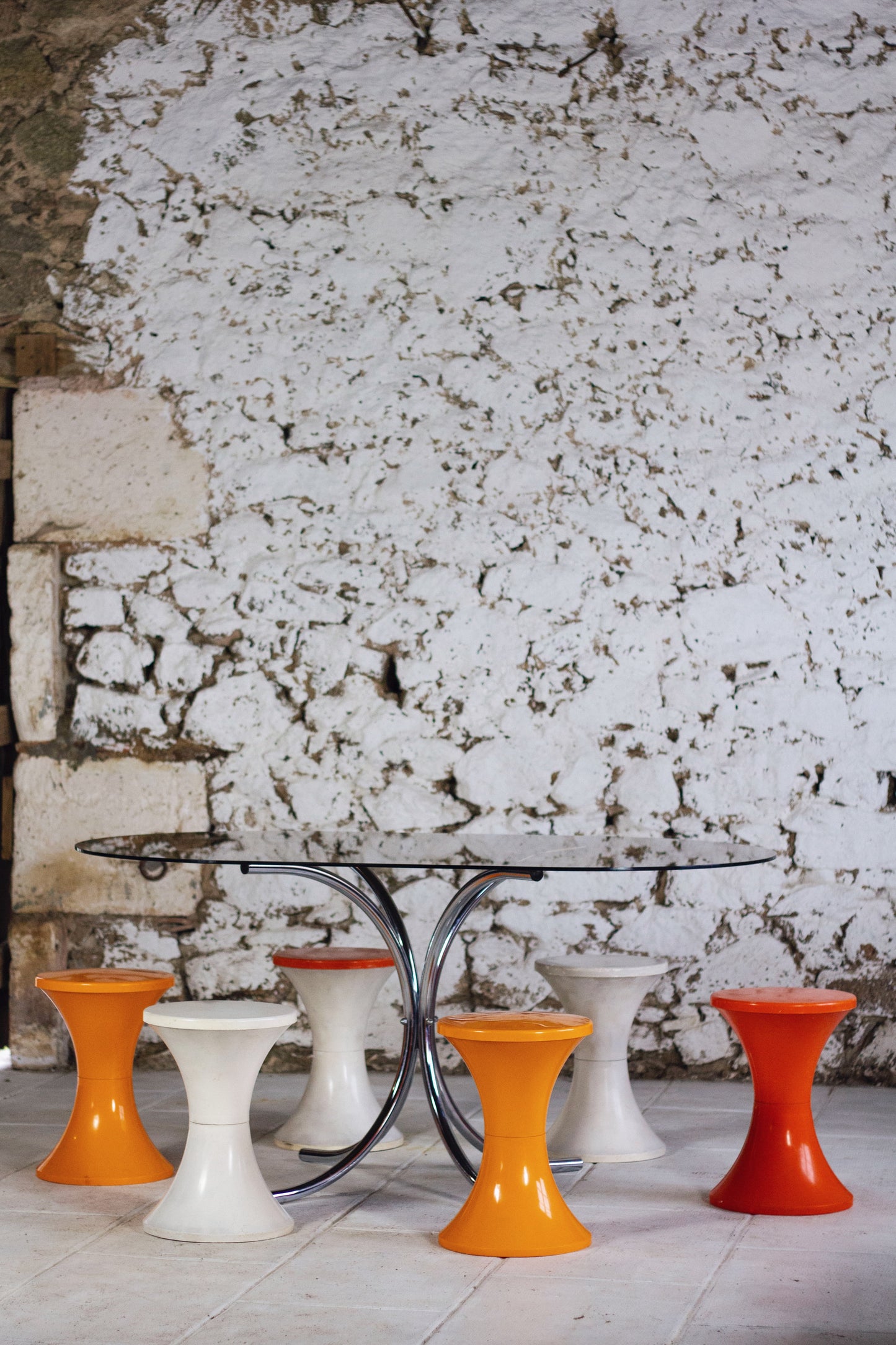 Table à manger ovale en chrome et verre fumé, 1970