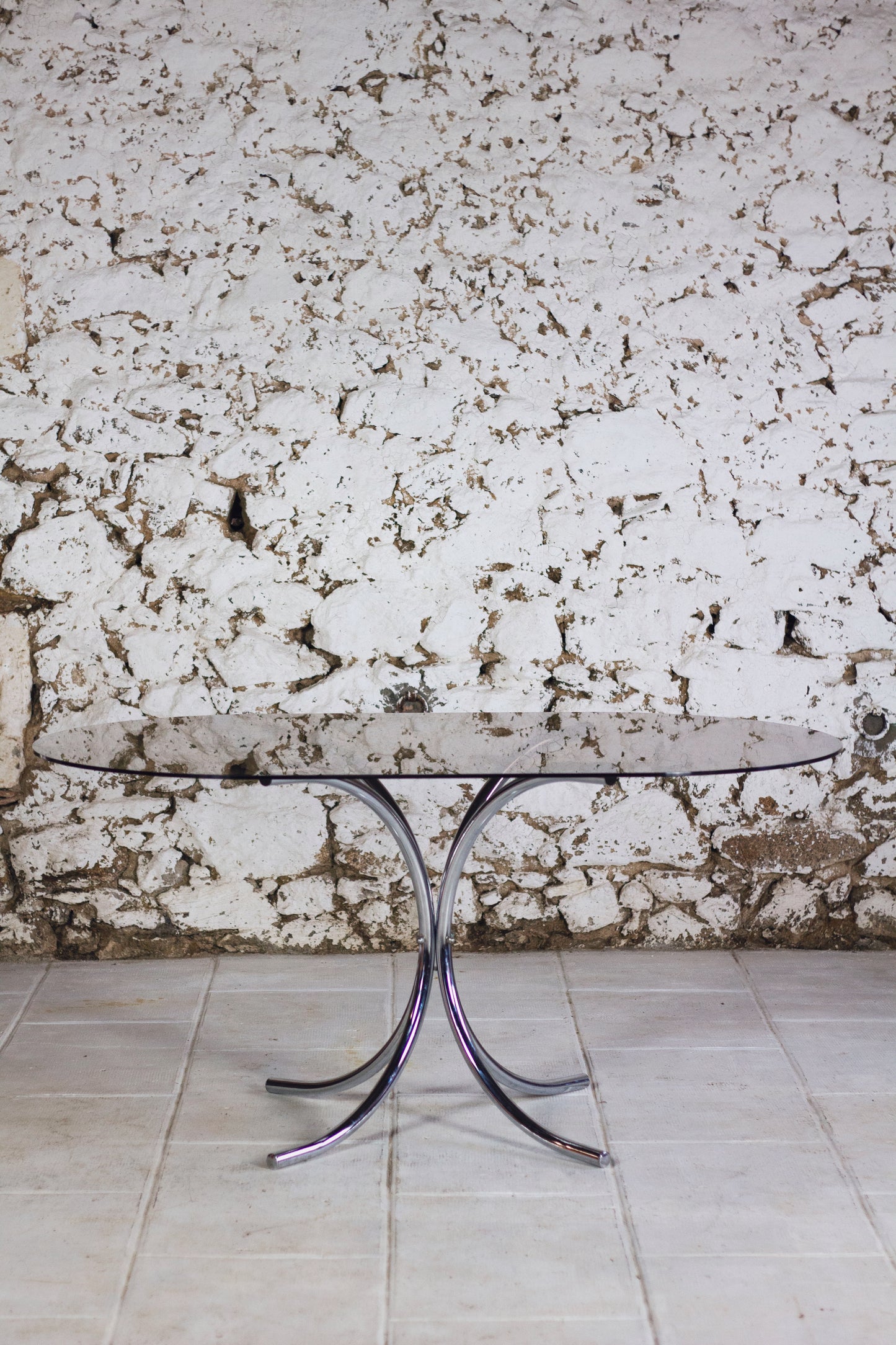 Table à manger ovale en chrome et verre fumé, 1970