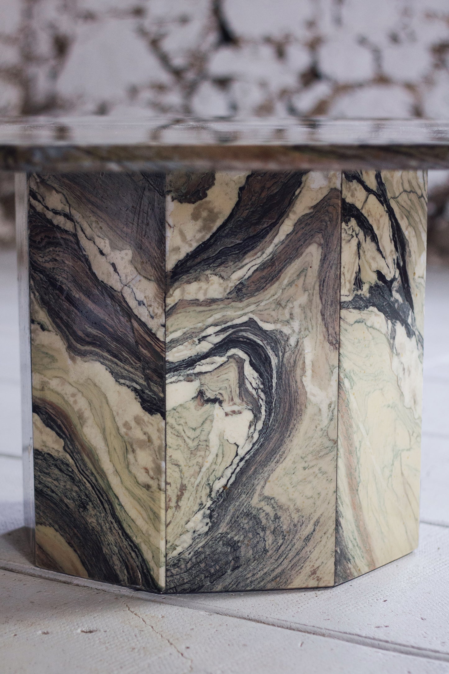 Table basse octogonale en marbre italien Cipollino