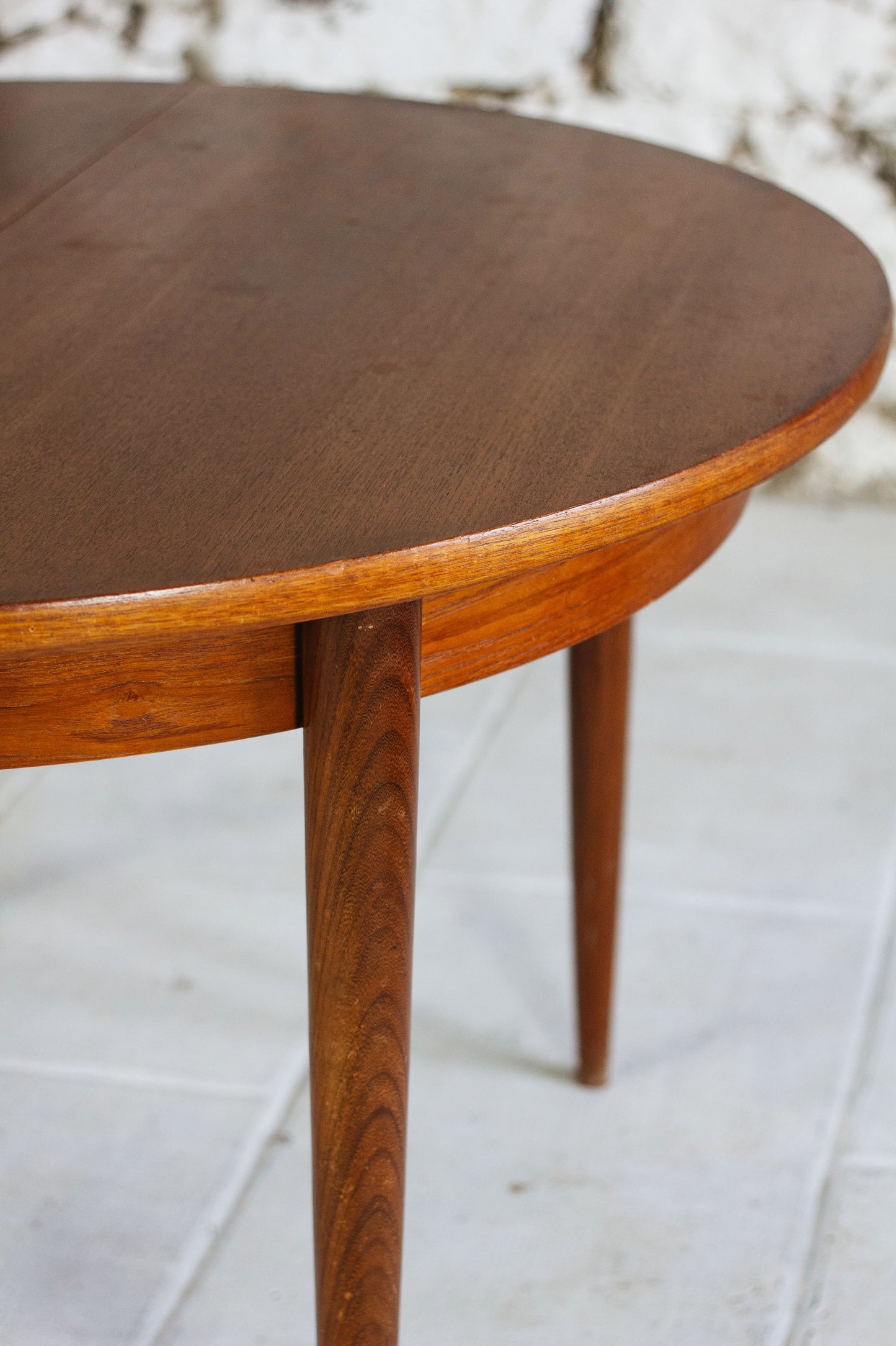 Table ronde vintage en teck, 1960