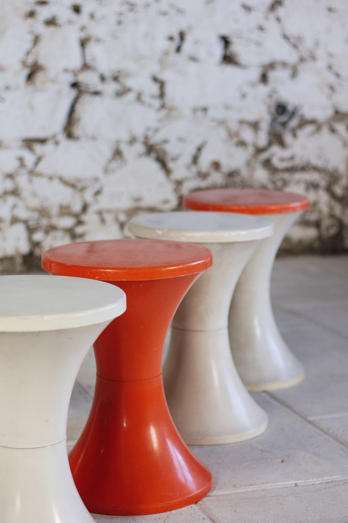 Tabouret Tam Tam orange foncé par Henri Massonnet pour Stamp, 1970