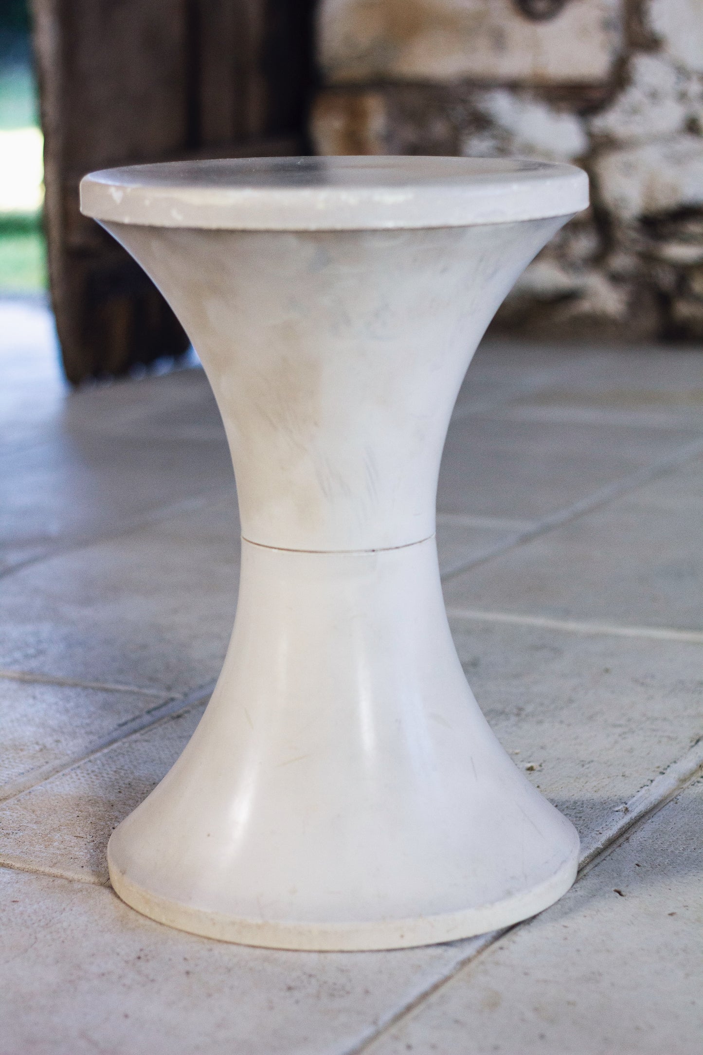 Tabouret Tam Tam blanc par Henri Massonnet pour Stamp, 1970