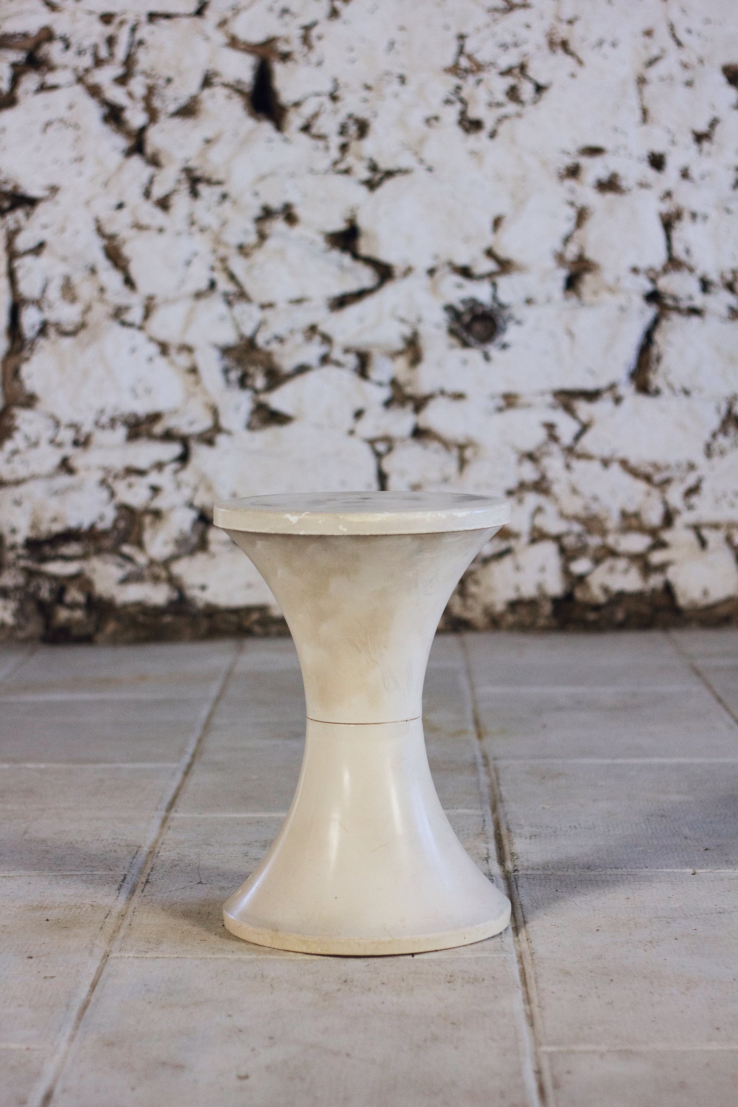 Tabouret Tam Tam blanc par Henri Massonnet pour Stamp, 1970