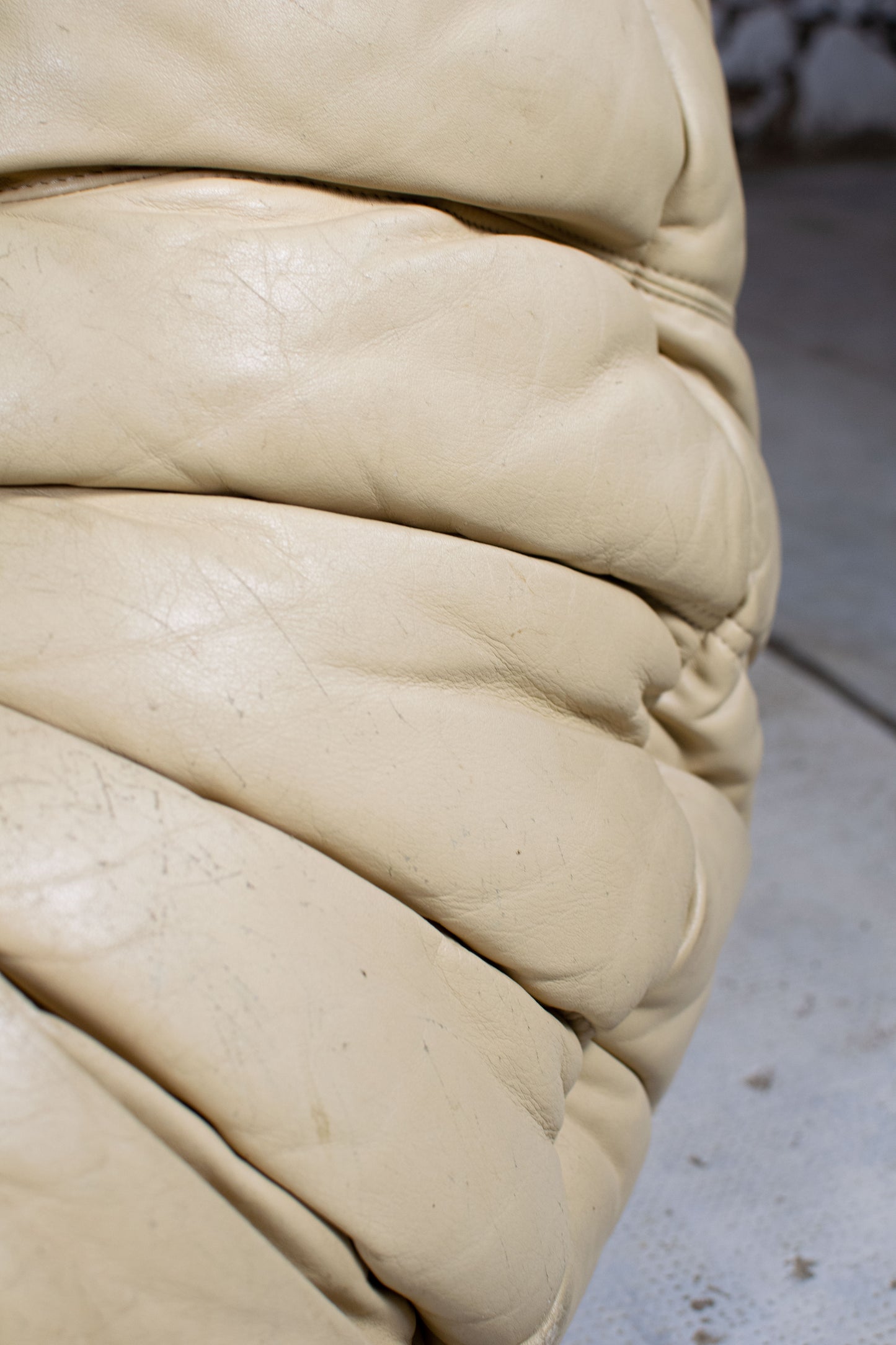 Fauteuil d'angle Togo par Michel Ducaroy, LIGNE ROSET