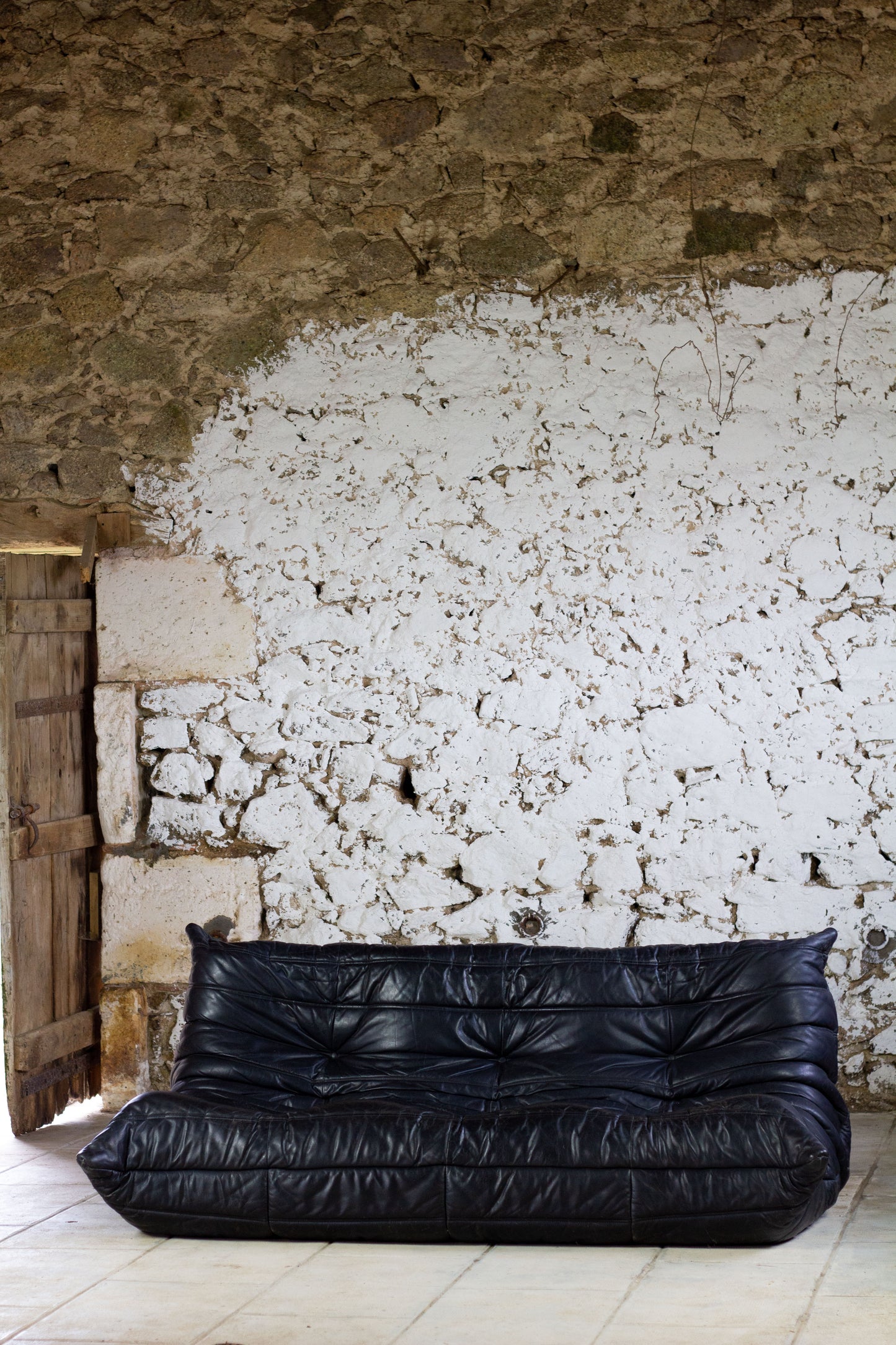 Canapé Togo noir 3 places par Michel Ducaroy, LIGNE ROSET
