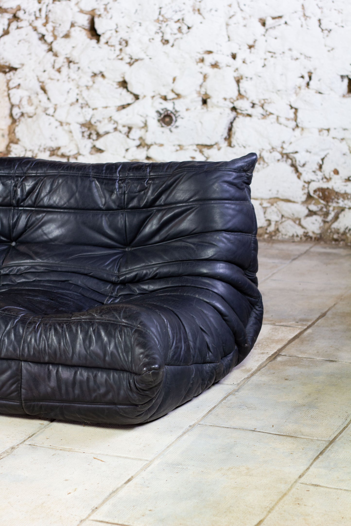 Canapé Togo noir 3 places par Michel Ducaroy, LIGNE ROSET