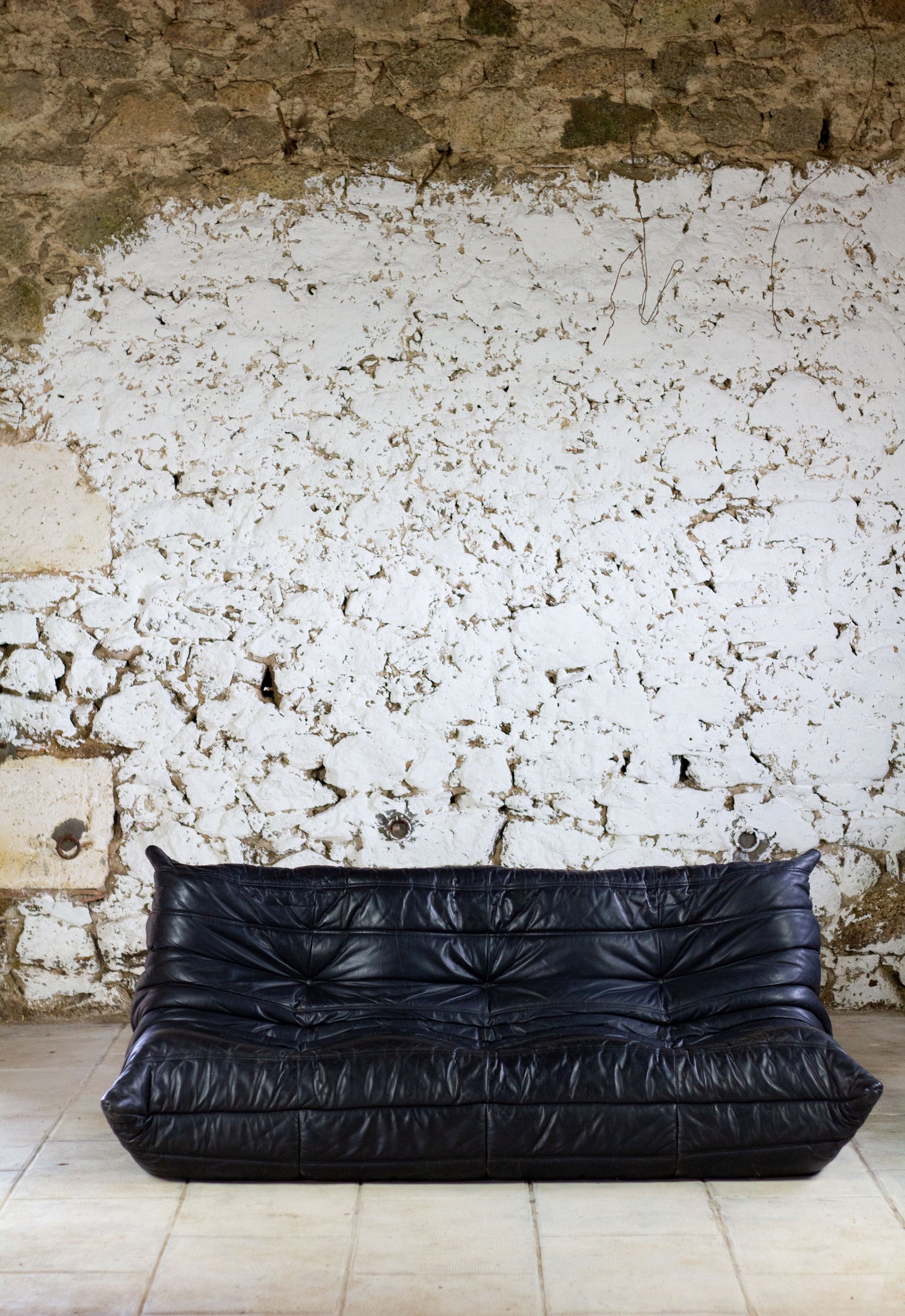 Canapé Togo noir 3 places par Michel Ducaroy, LIGNE ROSET