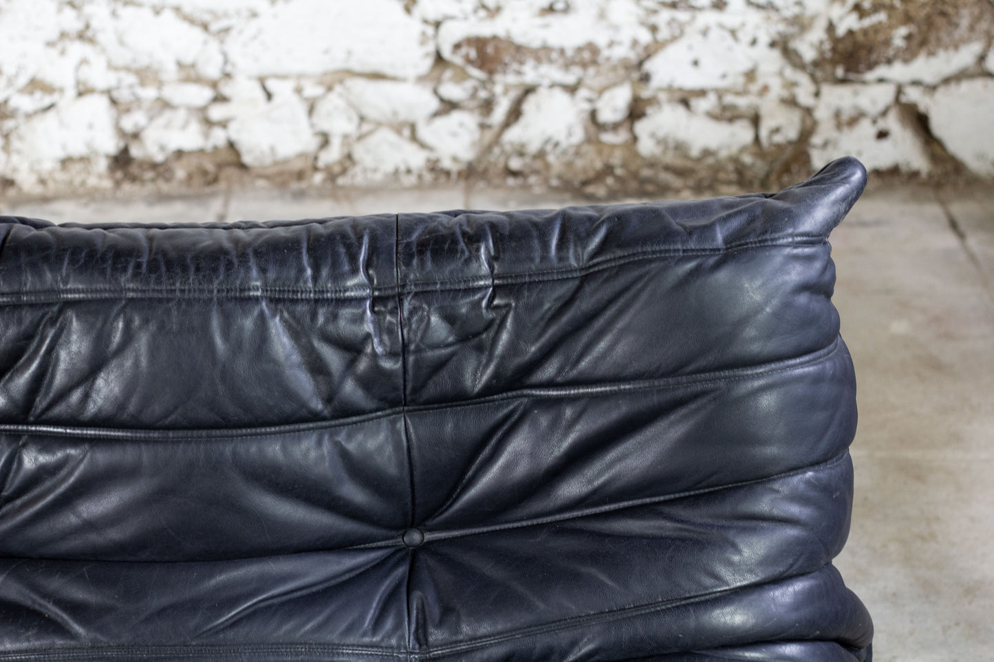 Canapé Togo noir 3 places par Michel Ducaroy, LIGNE ROSET