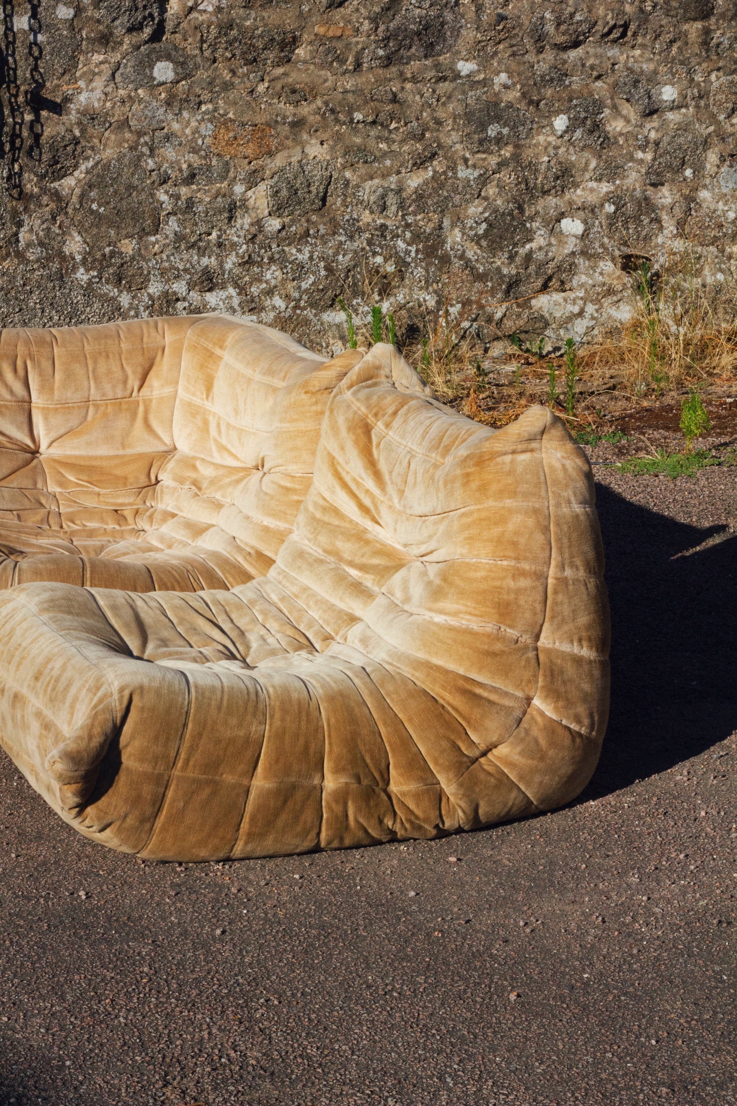 Chauffeuse 1 place Togo velours beige par Michel Ducaroy pour Ligne Roset
