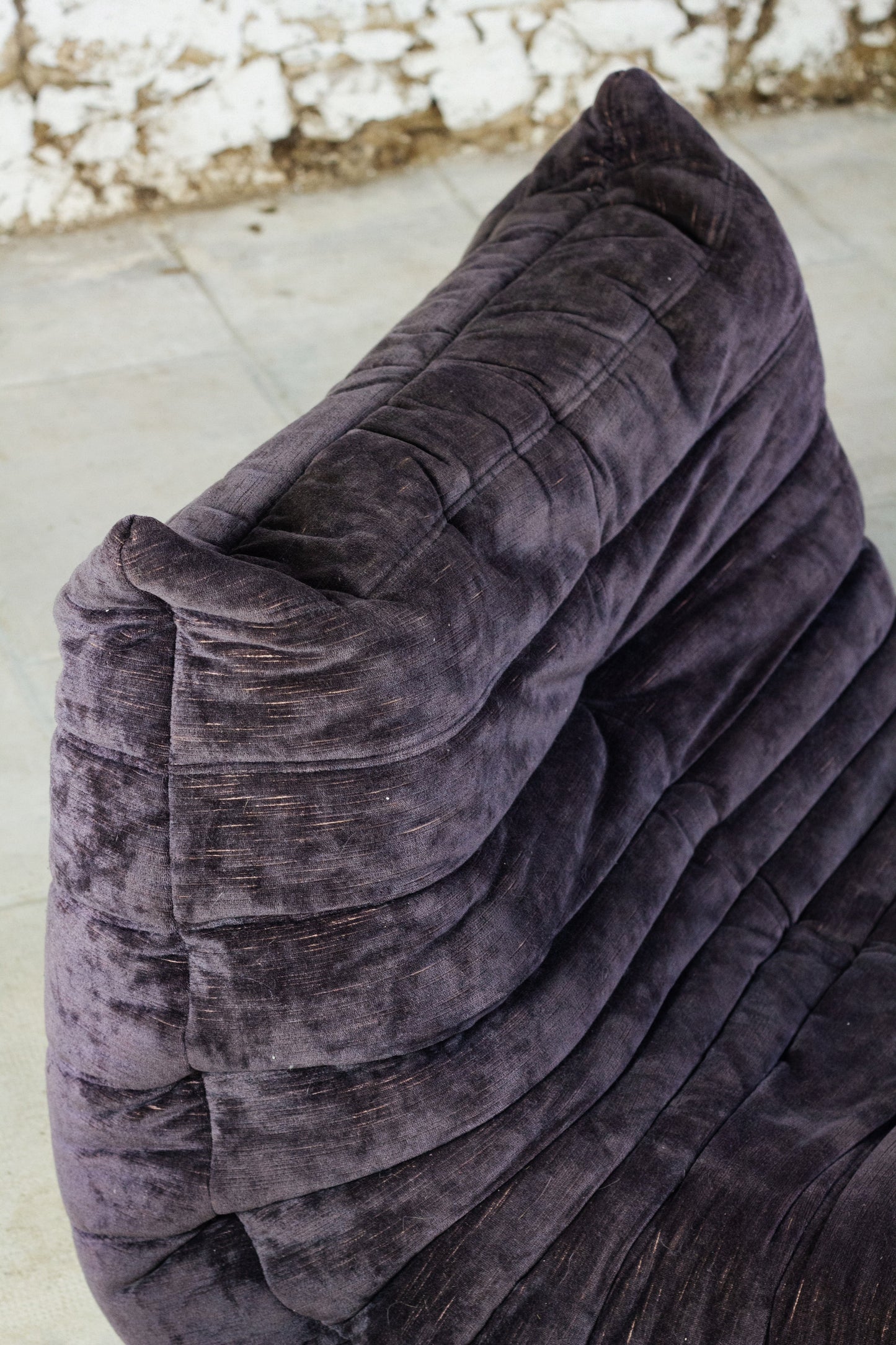 Ensemble de 3 canapés Togo en velours aubergine par Michel Ducaroy, LIGNE ROSET, 1973
