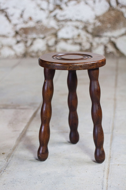 Tabouret tripode en bois tourné Charles Dudouyt, 1950