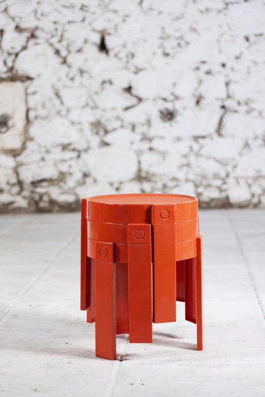 Trois tables gigognes en plastique orange par Prisunic, 1970