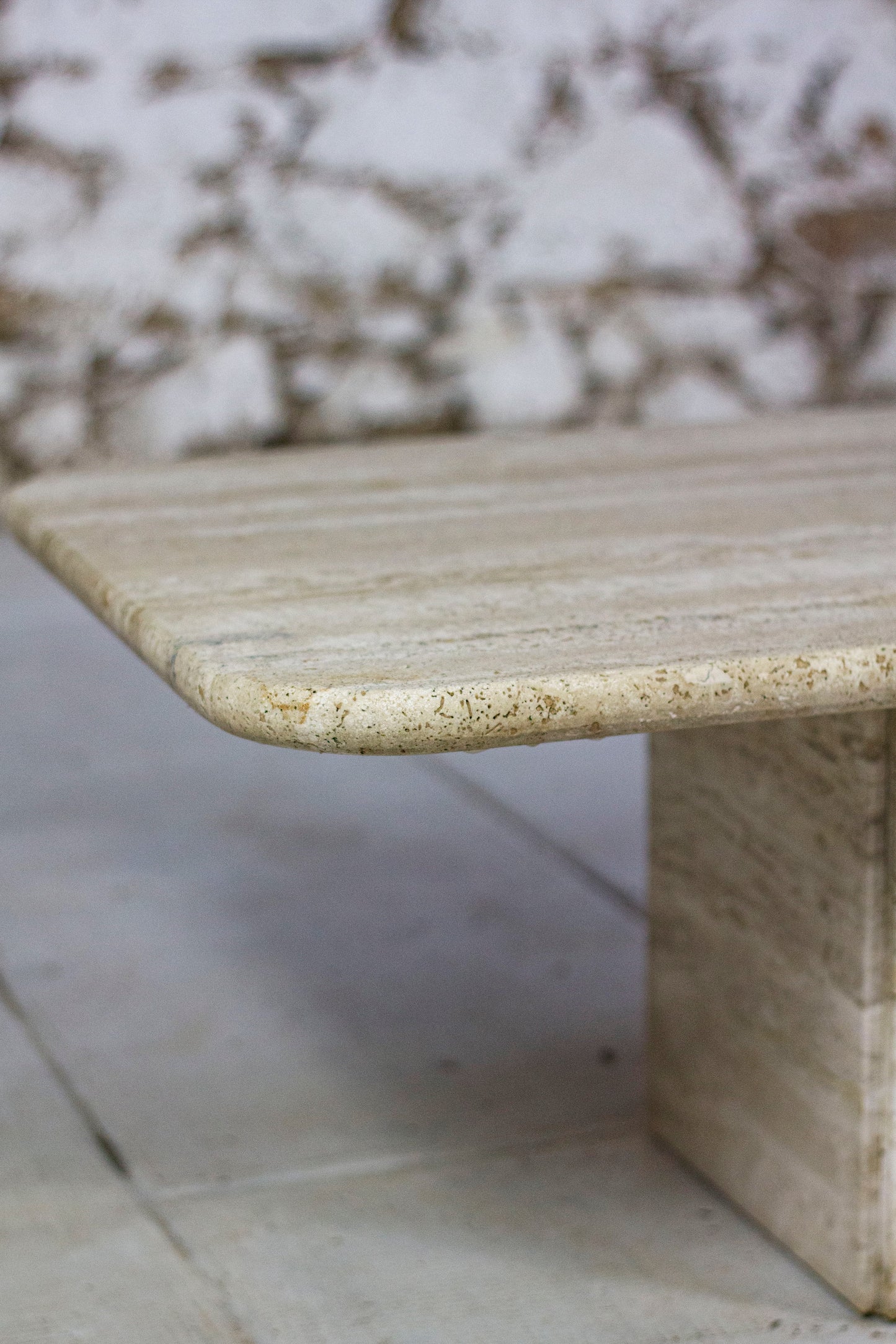 Table basse travertin italien, 1980