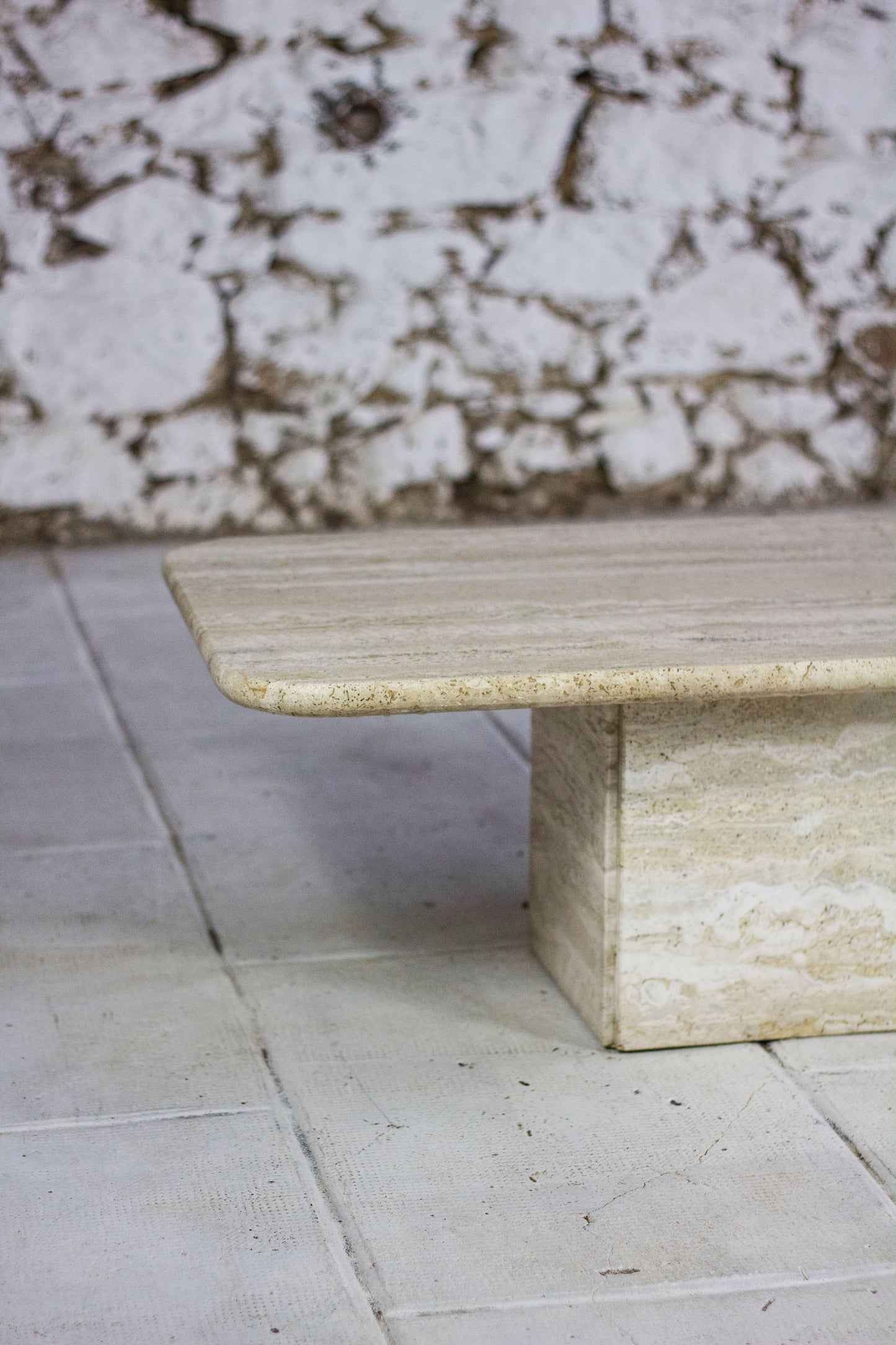 Table basse travertin italien, 1980