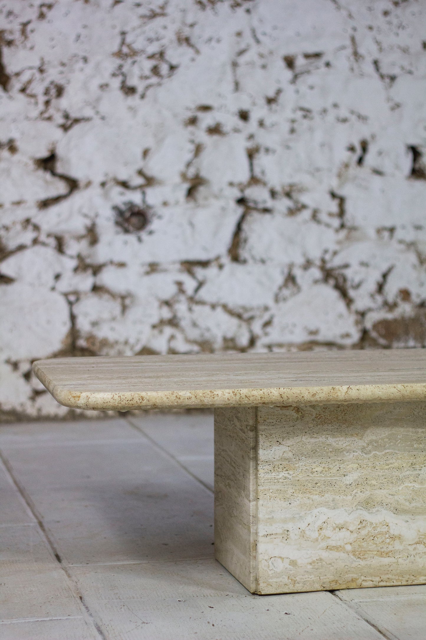 Table basse travertin italien, 1980