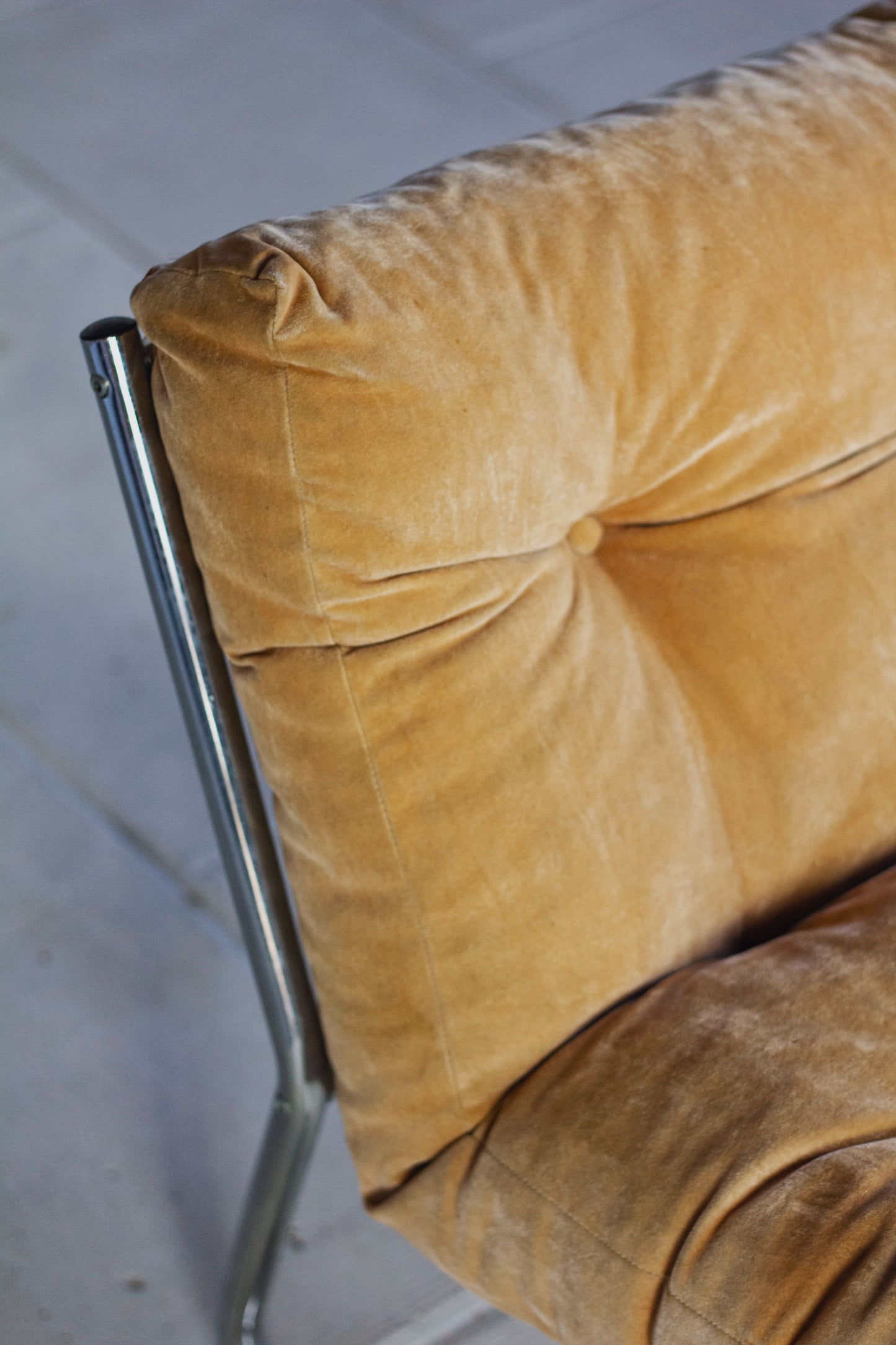 Fauteuil vintage style "Pixi" en velours et chrome, 1970