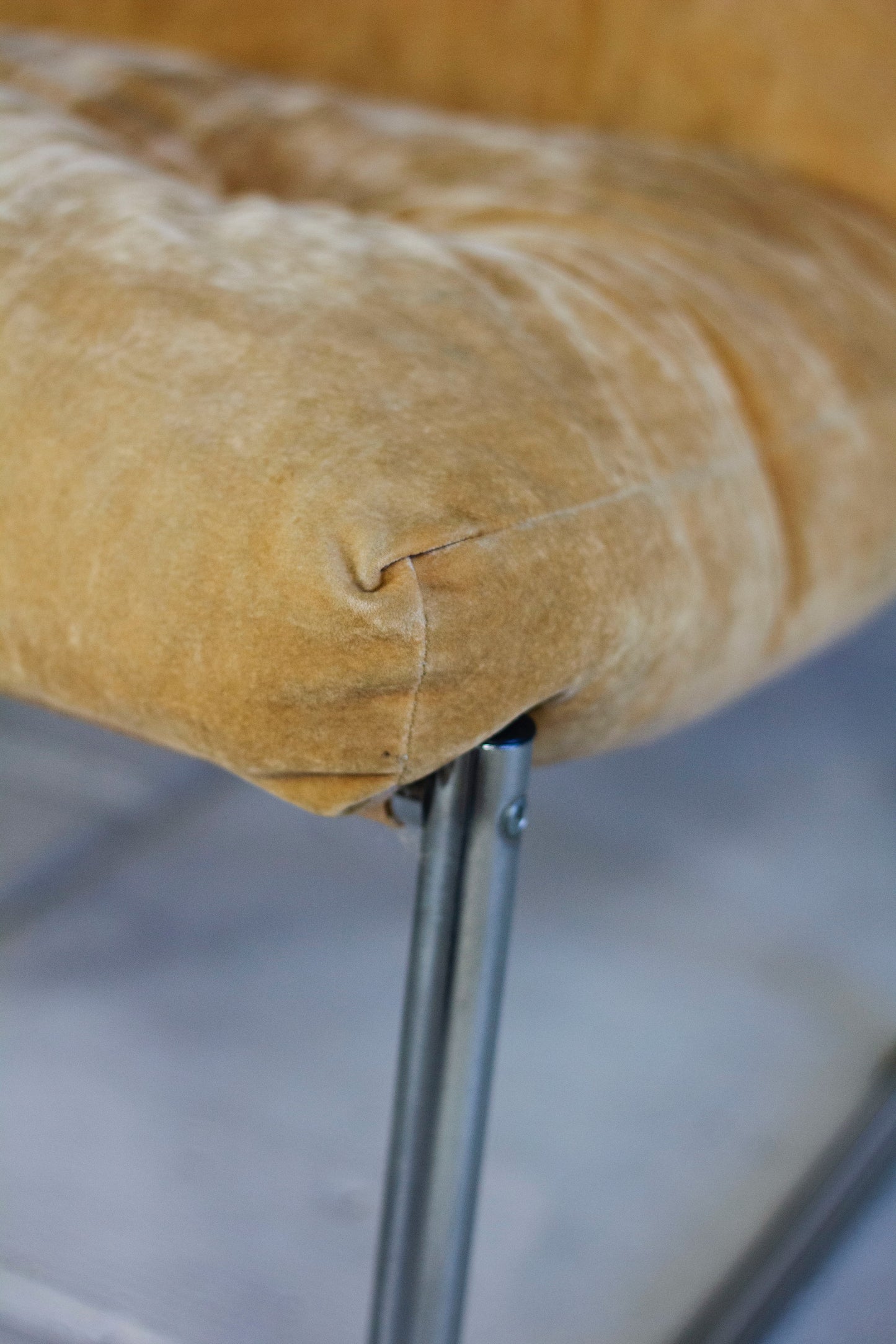 Fauteuil vintage style "Pixi" en velours et chrome, 1970