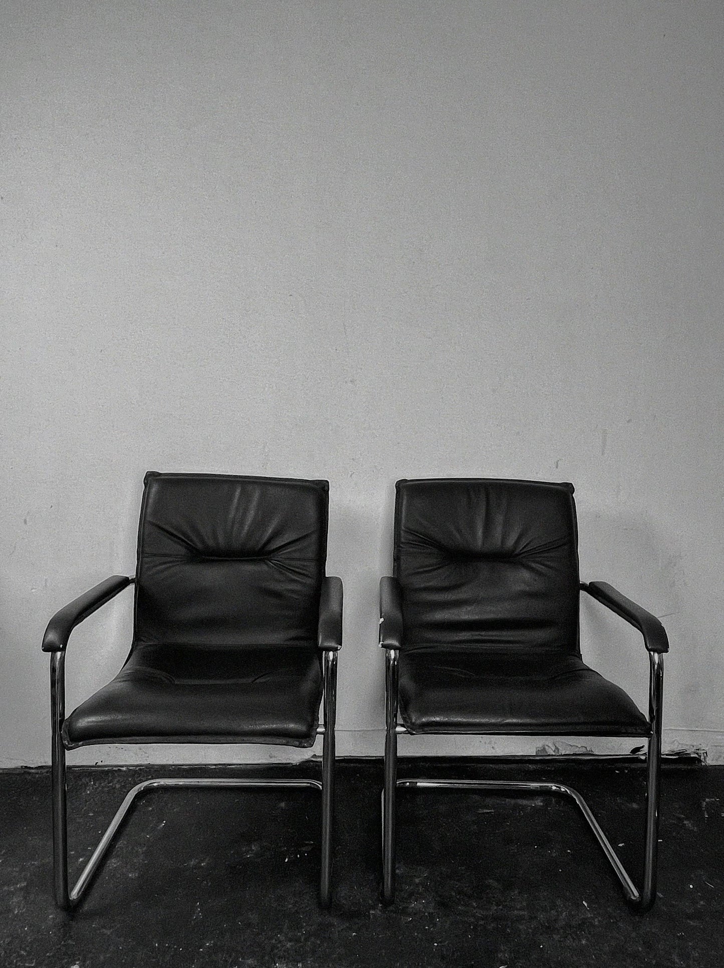 Fauteuil cantilever skaï, 1970