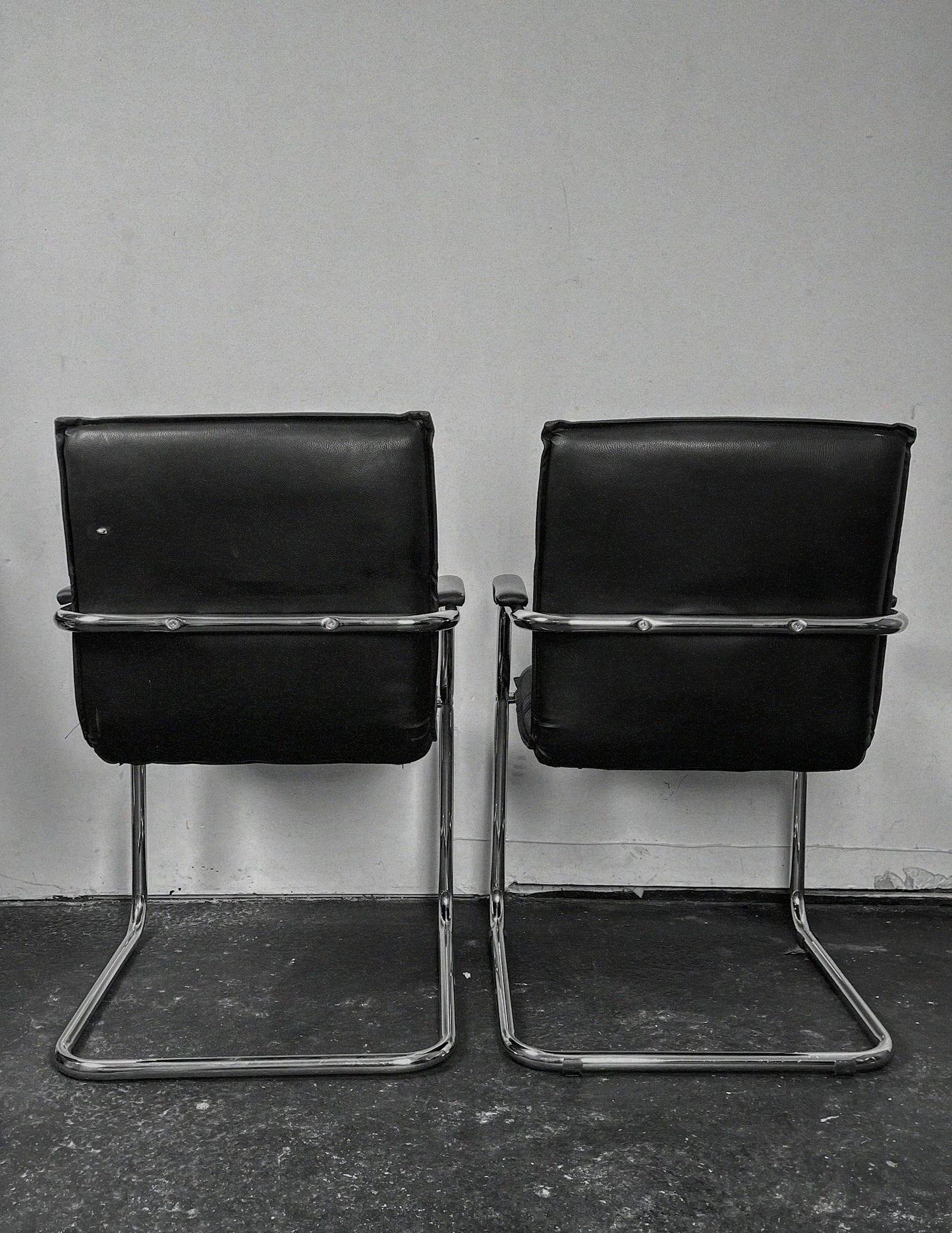Fauteuil cantilever skaï, 1970