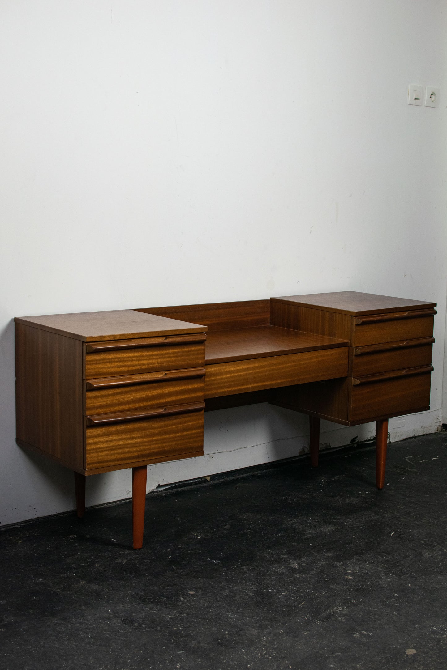 Console en teck mid-century, AVALON, 1960