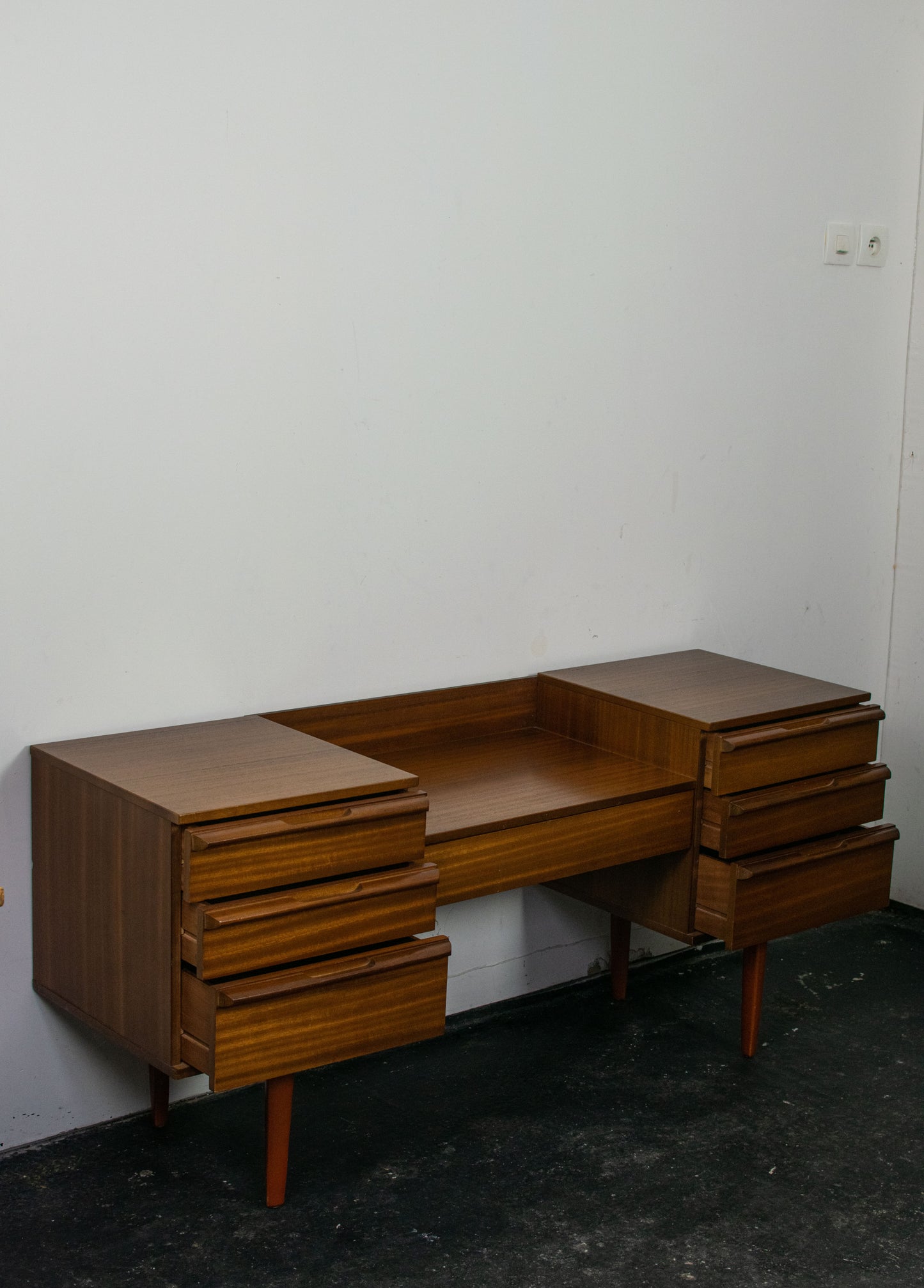 Console en teck mid-century, AVALON, 1960