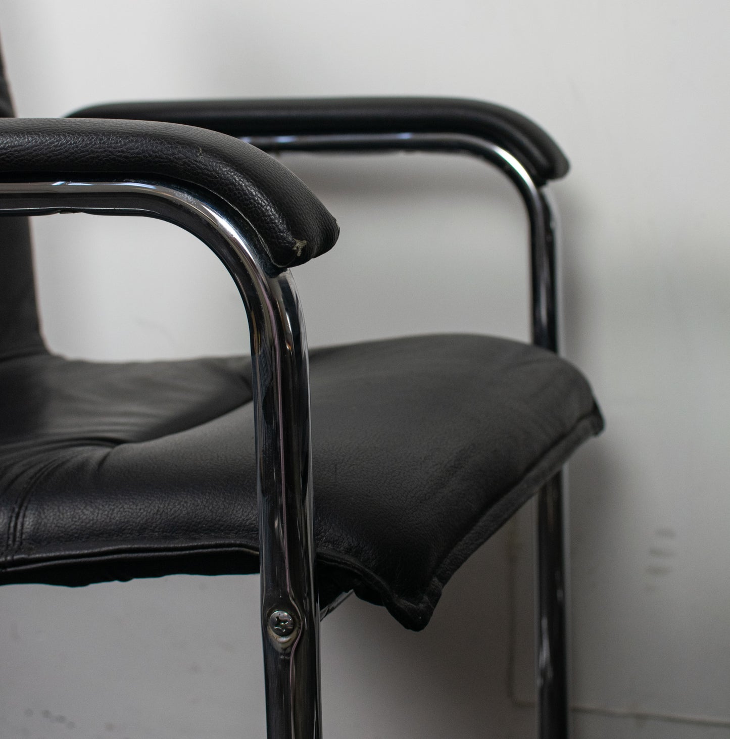 Fauteuil cantilever skaï, 1970