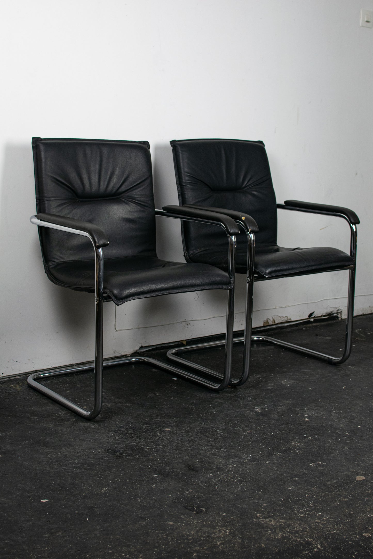 Fauteuil cantilever skaï, 1970