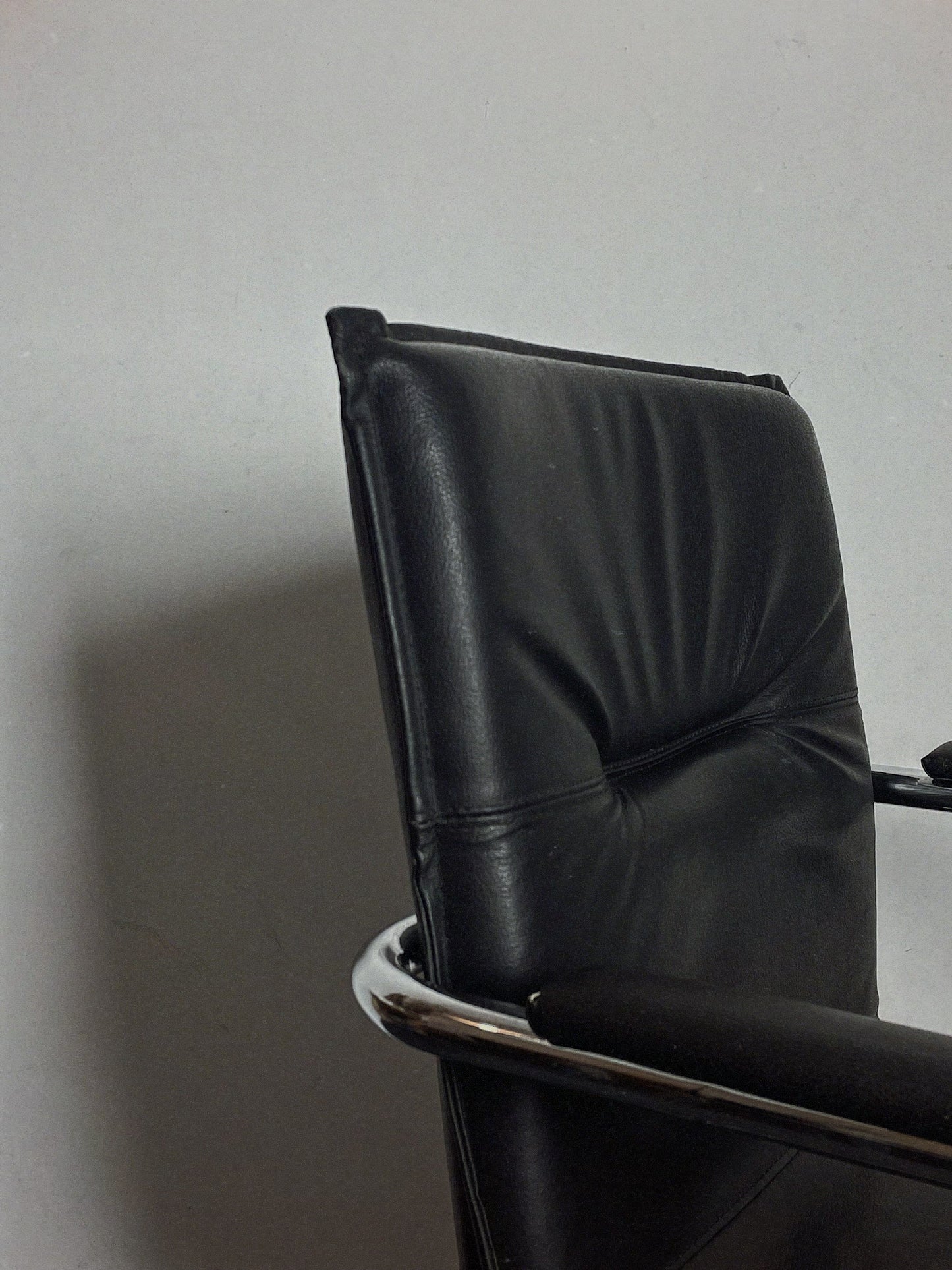 Fauteuil cantilever skaï, 1970