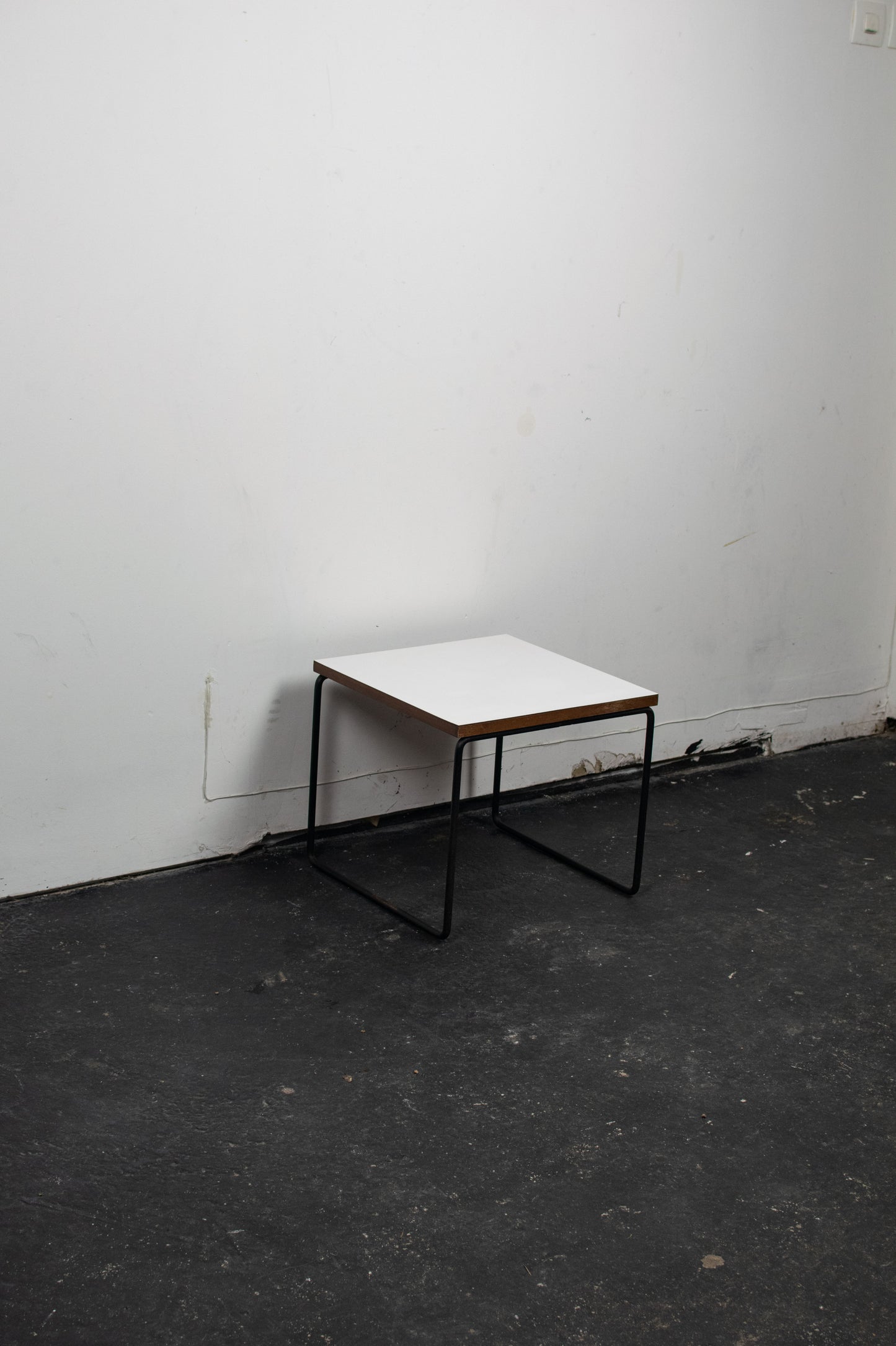 Table d'appoint "volante" Pierre Guariche, STEINER, 1950